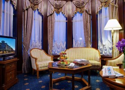 Hotel Grand Emerald San Pietroburgo