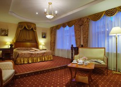 Hotel Grand Emerald San Pietroburgo