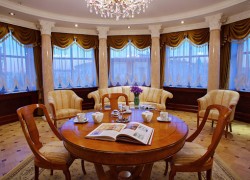 Hotel Grand Emerald San Pietroburgo