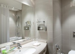 Hotel Holiday inn Lesnaya Moscú