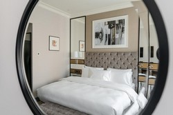Chekhoff Hotel Mosca, Curio Collection by Hilton
