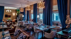 Chekhoff Hotel Mosca, Curio Collection by Hilton